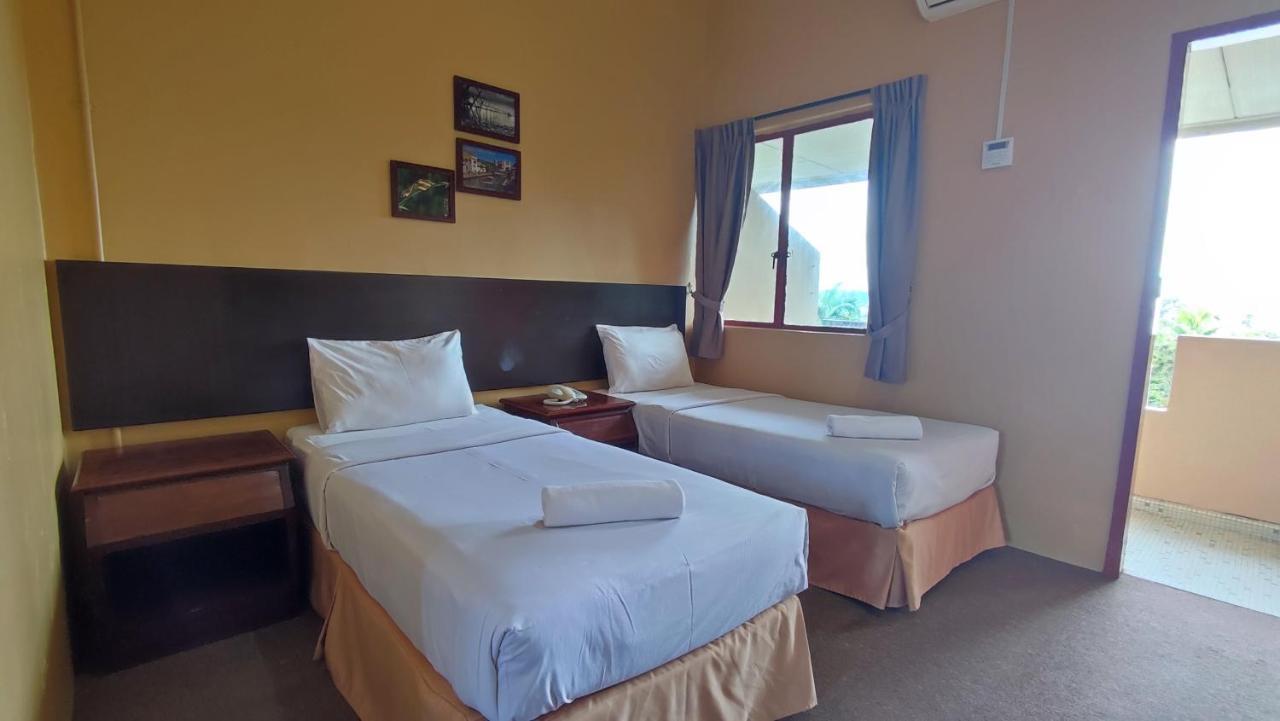 Mersing Merlin Inn Buitenkant foto