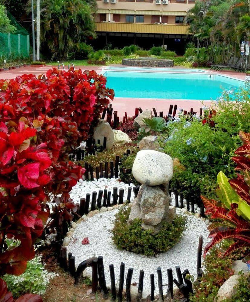 Mersing Merlin Inn Buitenkant foto