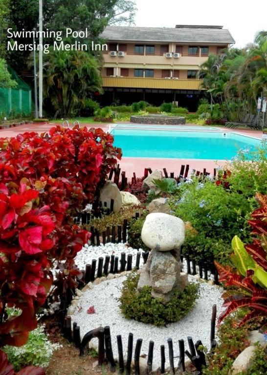 Mersing Merlin Inn Buitenkant foto