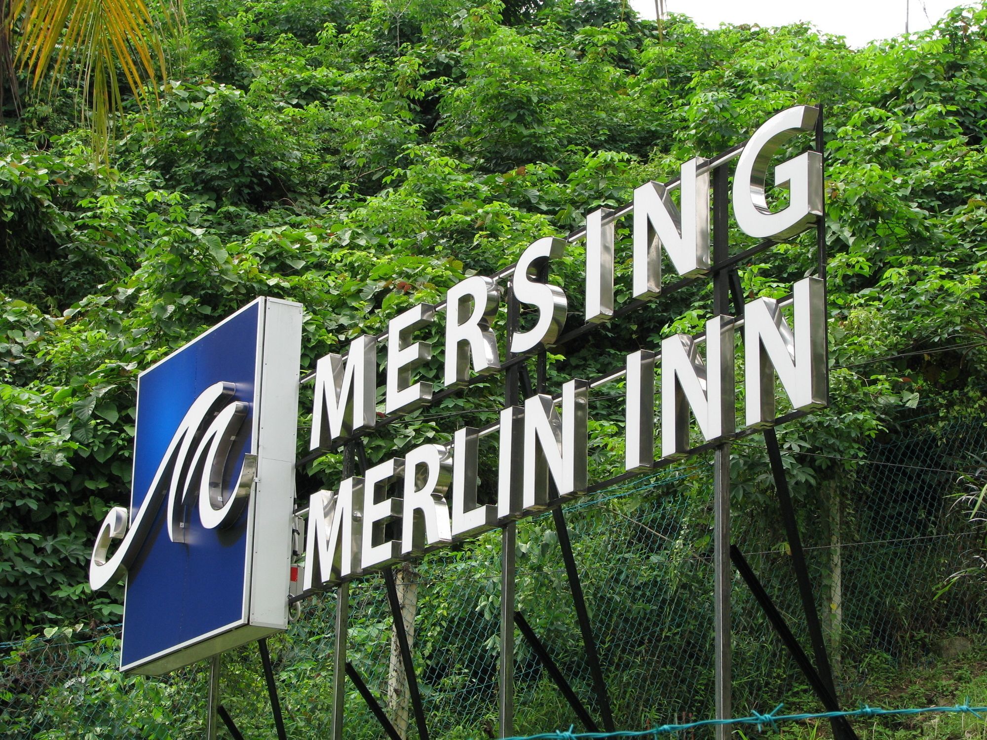 Mersing Merlin Inn Buitenkant foto
