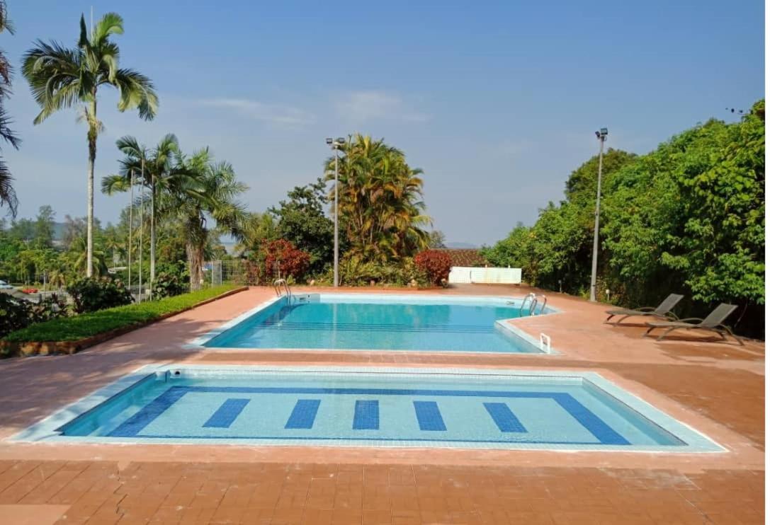 Mersing Merlin Inn Buitenkant foto